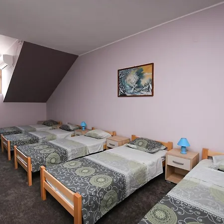 Gencic 1 Apartment